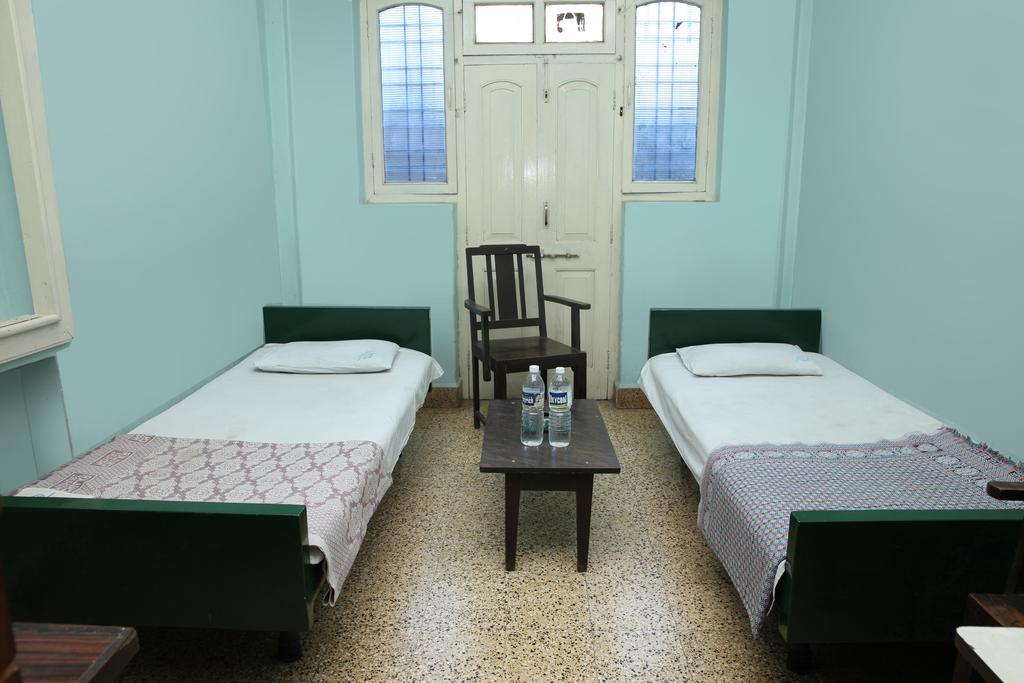 Solanki Guest House โกลฮาปูร์ ภายนอก รูปภาพ