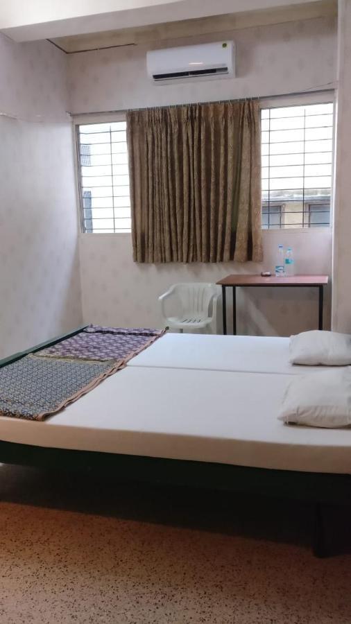Solanki Guest House โกลฮาปูร์ ภายนอก รูปภาพ