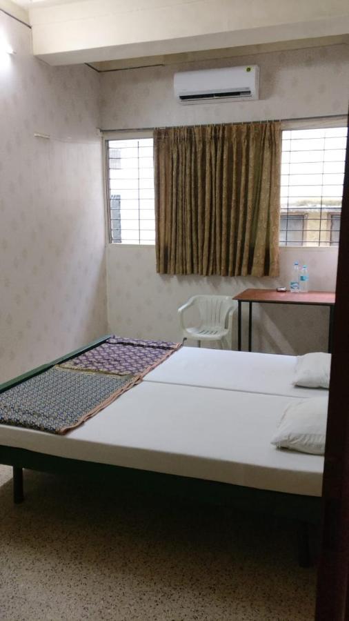 Solanki Guest House โกลฮาปูร์ ภายนอก รูปภาพ